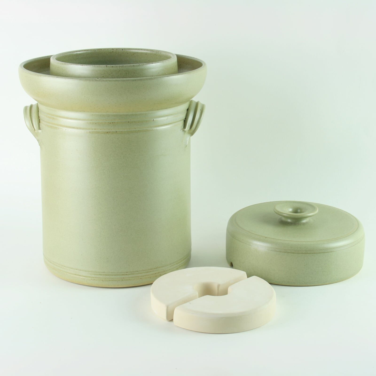 handmade 4 litre ceramic fermentation crock for making sauerkraut, kimchi and pickles